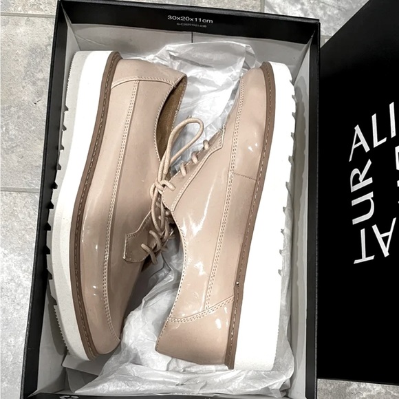 Naturalizer NIB Emme Almond Blush Patent Oxford 7M - Picture 2 of 9